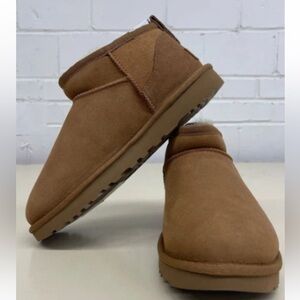 Ugg Ultra Mini Boots/sz 8 New w/o box